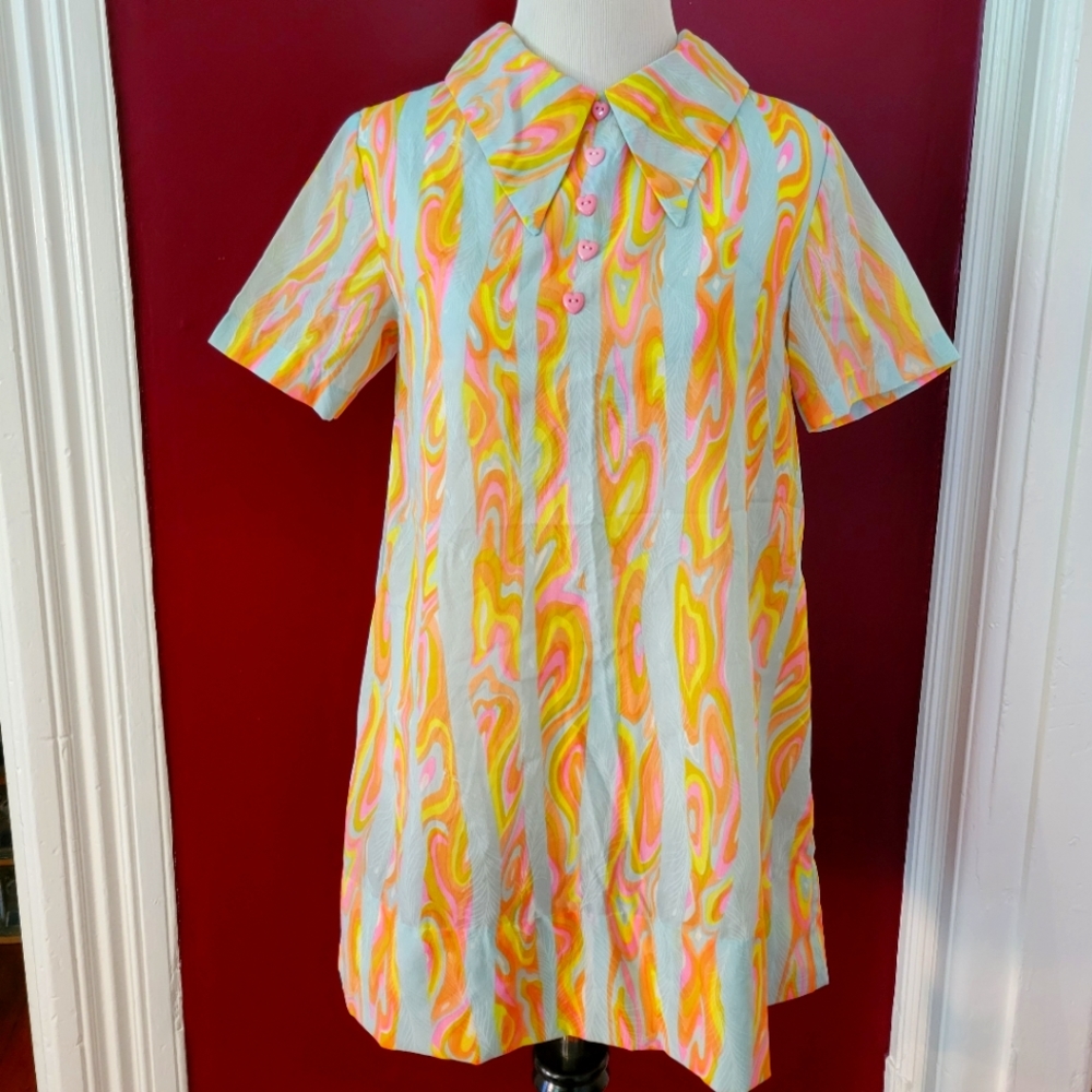 Sweet 1960s mini dress with hearts